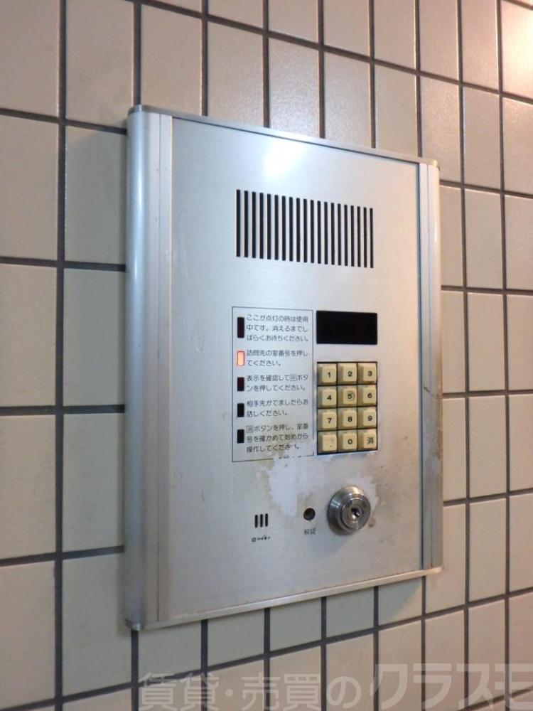 19/30 エントランス