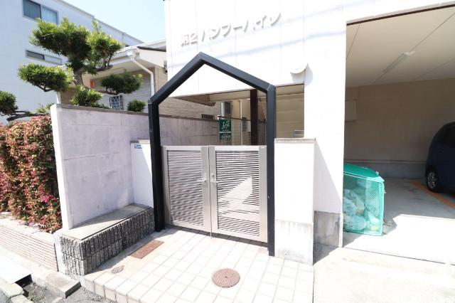 22/30 エントランス