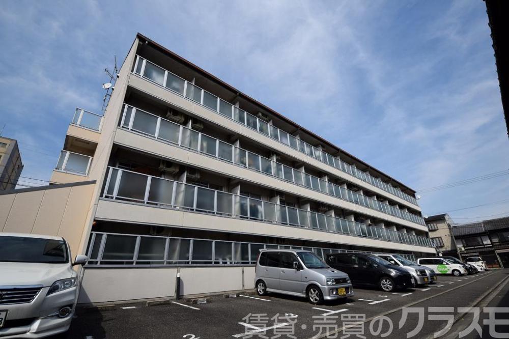 29/30 エントランス