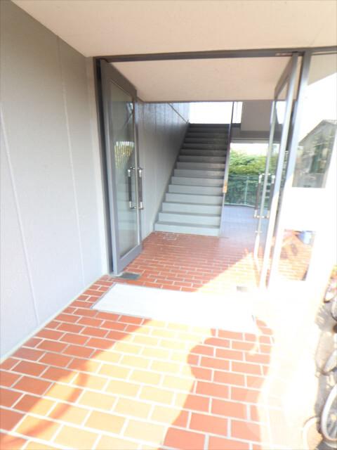 22/30 エントランス