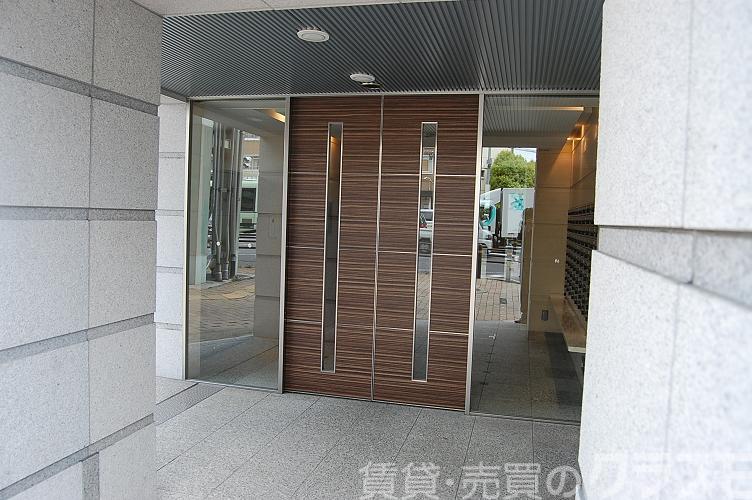 2/4 エントランス