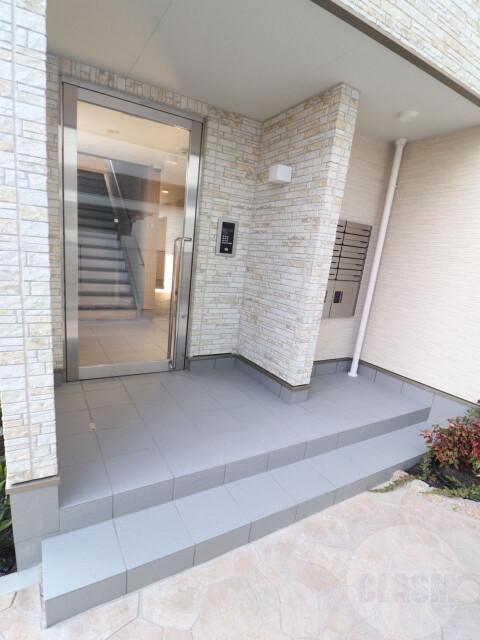 22/30 エントランス