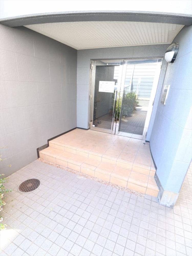 22/30 エントランス