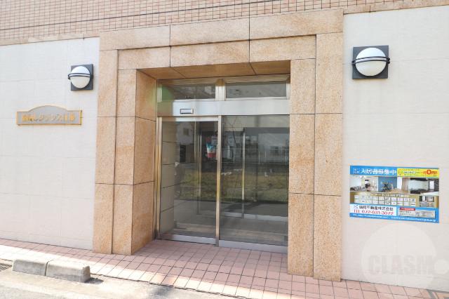 22/30 エントランス