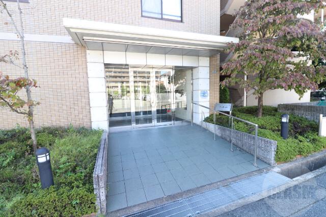 22/30 エントランス