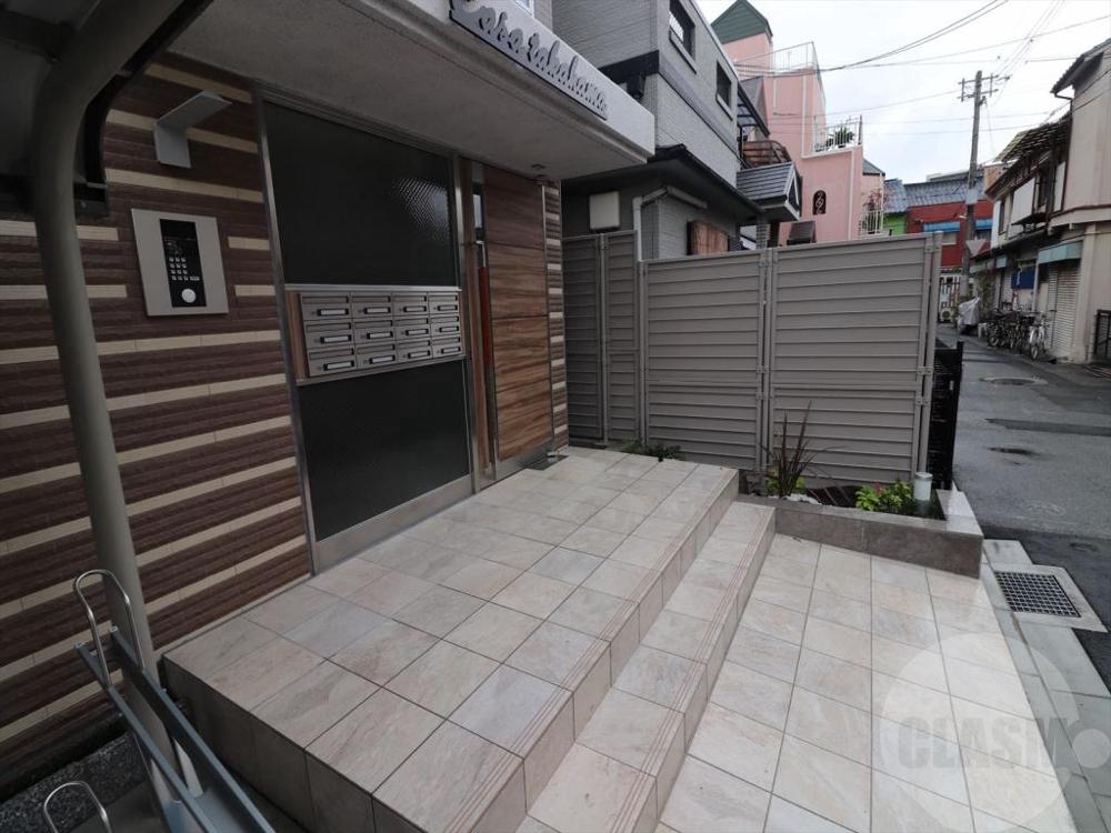 22/30 エントランス