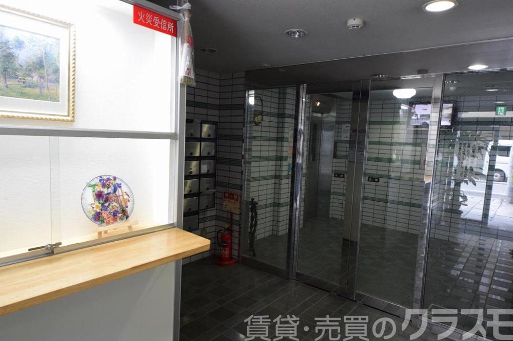 30/30 エントランス