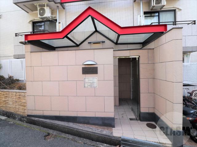 19/27 エントランス