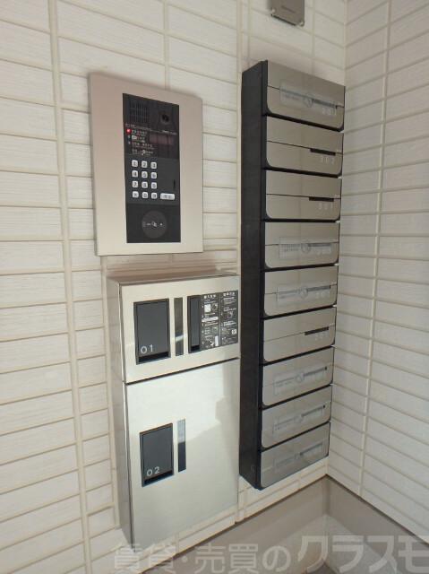 23/30 エントランス