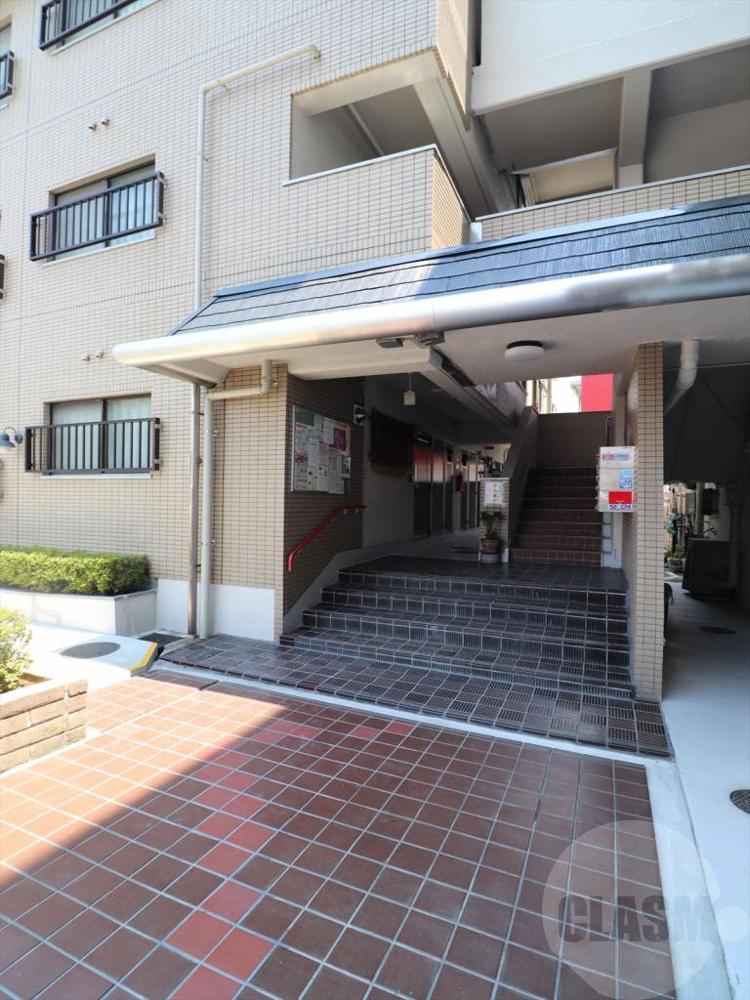 22/30 エントランス