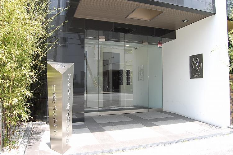 28/30 エントランス