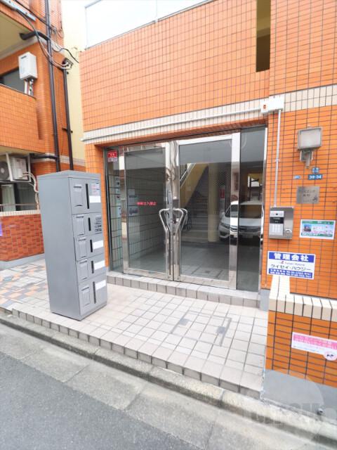 22/30 エントランス