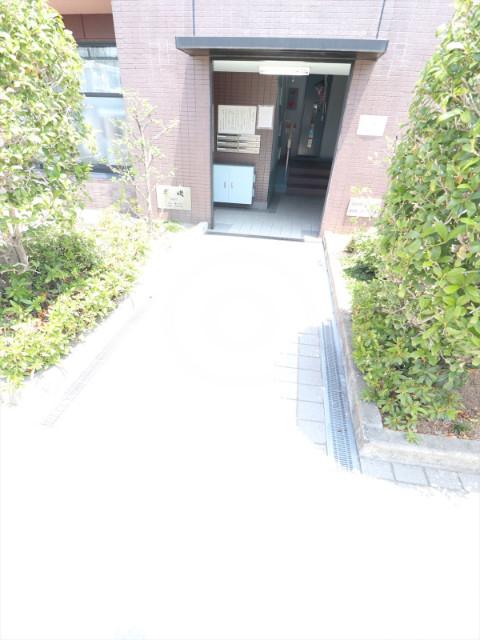 22/30 エントランス