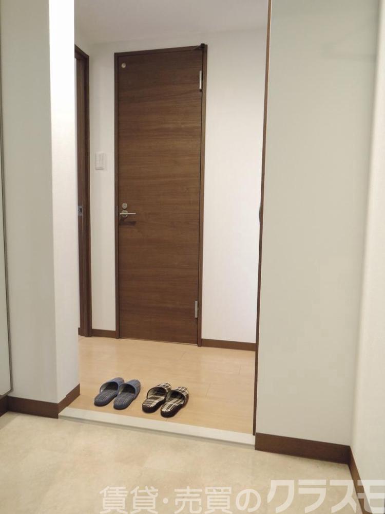 16/30 玄関