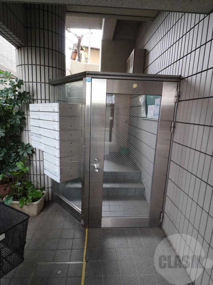 22/30 エントランス