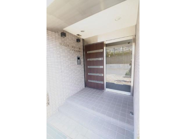 22/30 エントランス