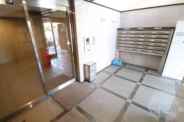 22/30 エントランス