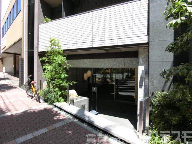 28/30 エントランス