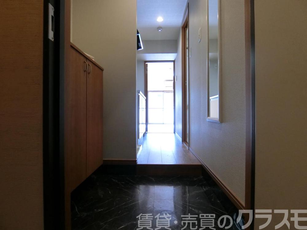 16/30 玄関