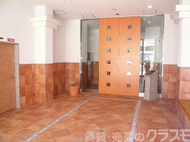 2/4 エントランス