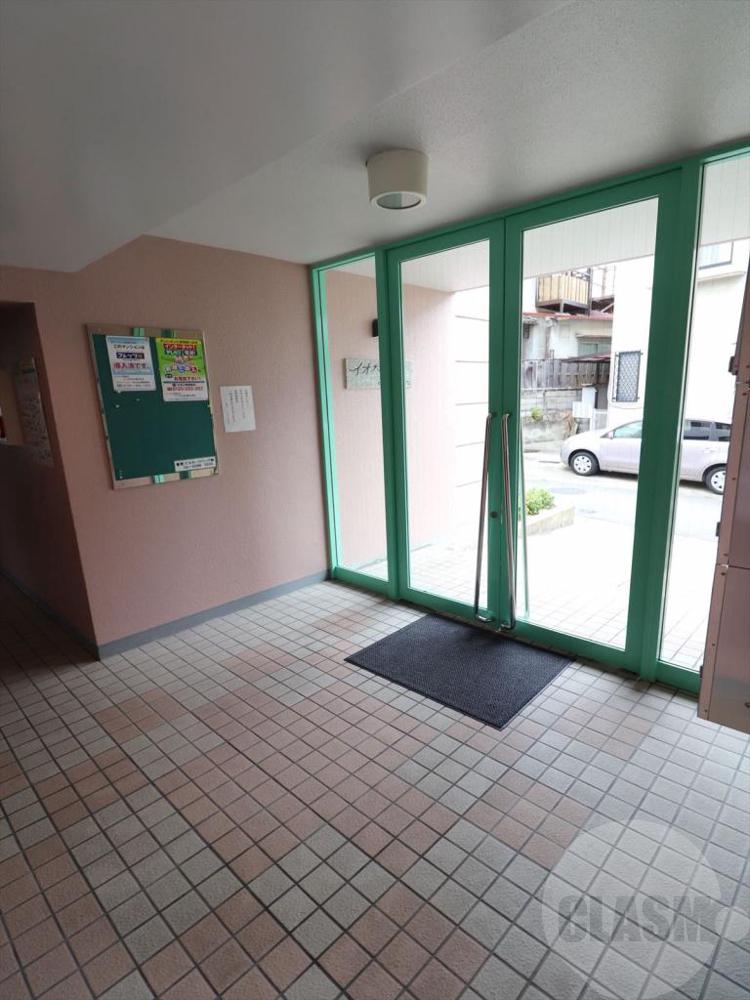 22/30 エントランス