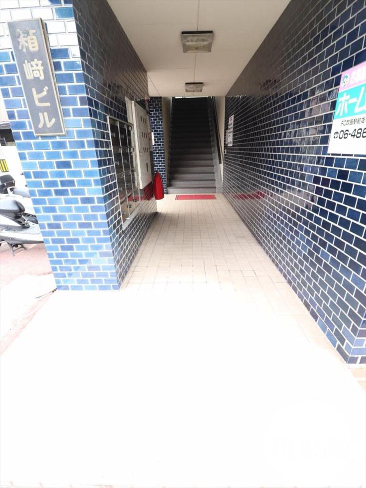 22/30 エントランス