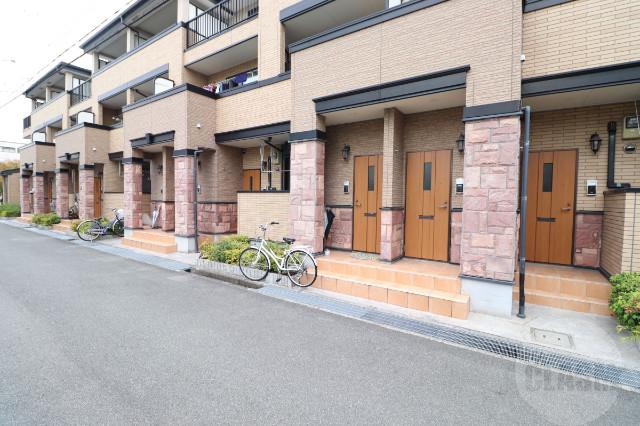 22/30 エントランス