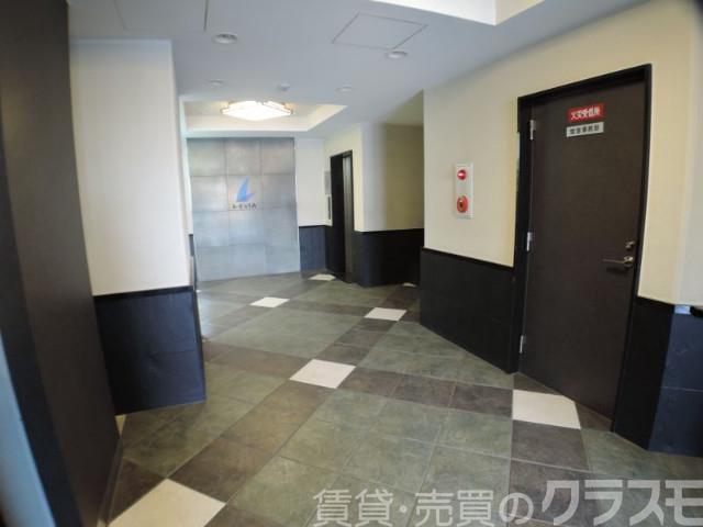 28/30 エントランス