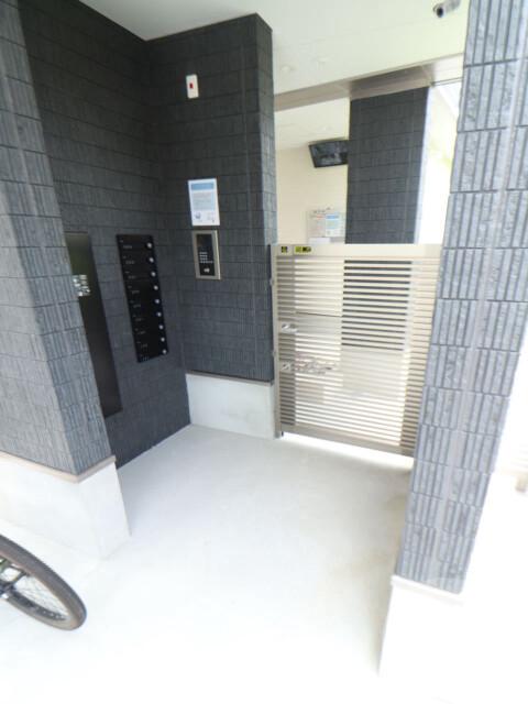 22/30 エントランス