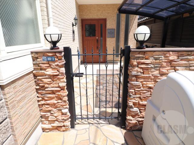 22/30 エントランス