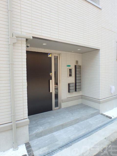 23/30 エントランス