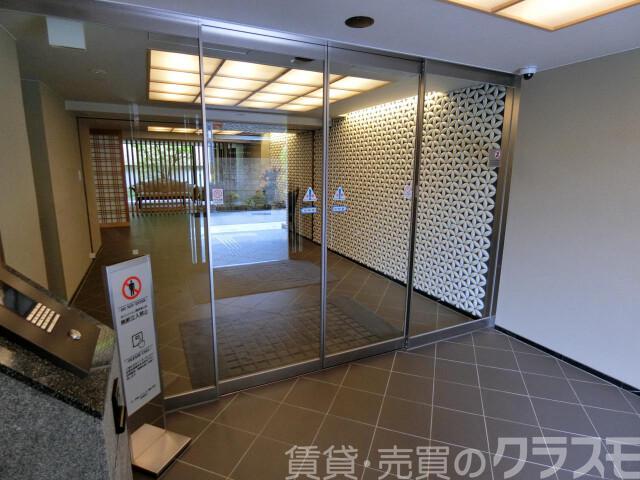 2/4 エントランス