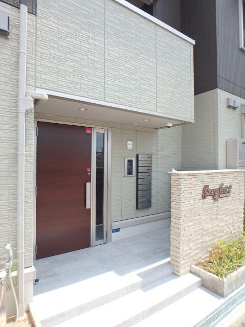 24/30 エントランス