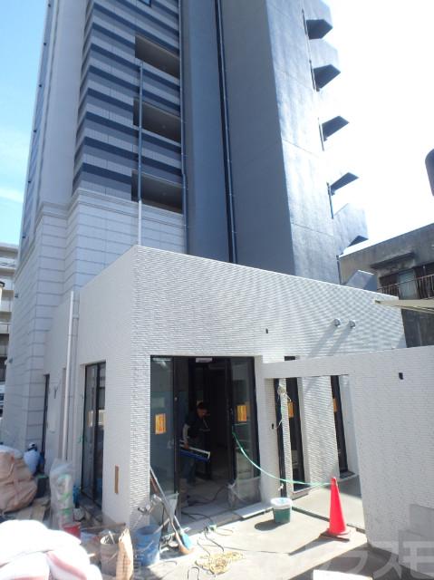 24/30 エントランス