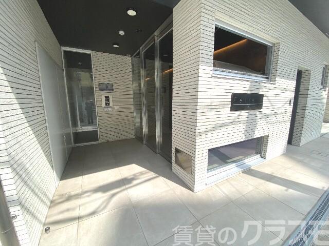 23/28 エントランス