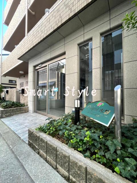 19/27 エントランス