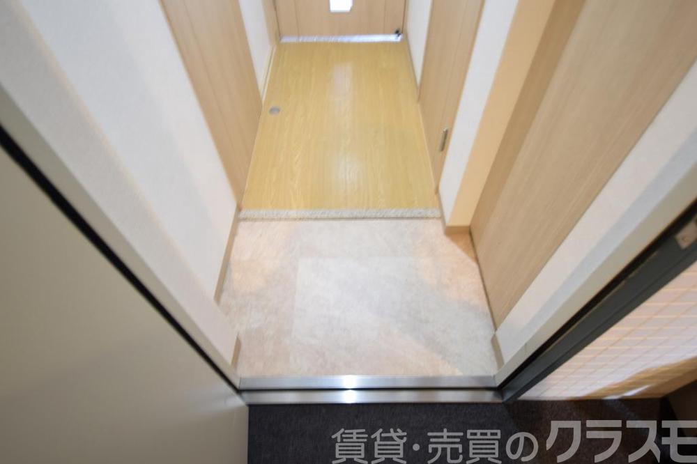 16/30 玄関