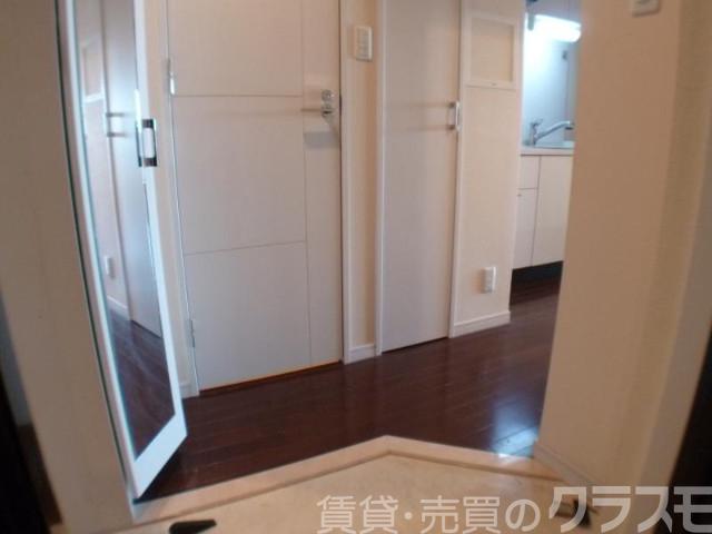 16/30 玄関