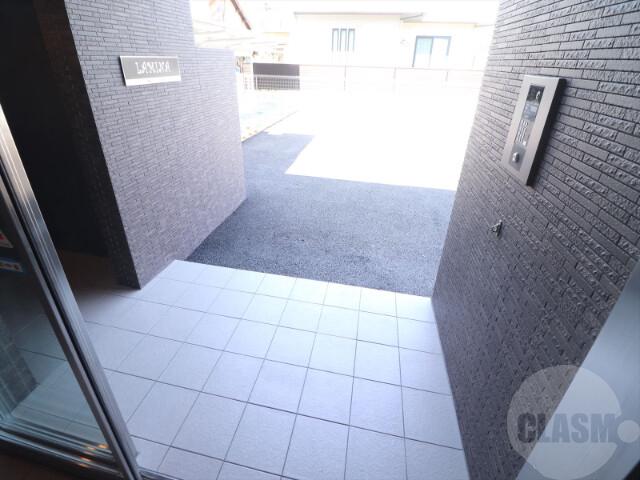 22/30 エントランス