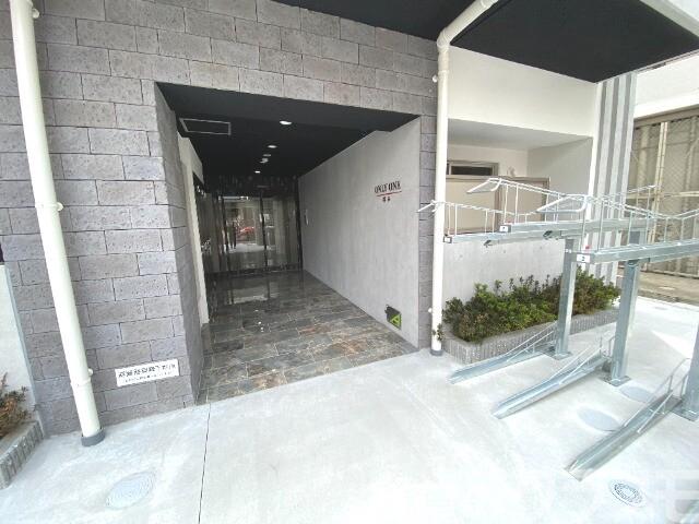 20/26 エントランス