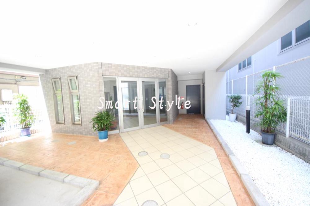 18/26 エントランス