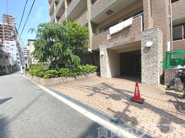 22/28 エントランス