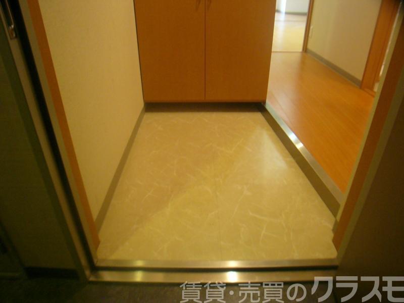 17/30 玄関