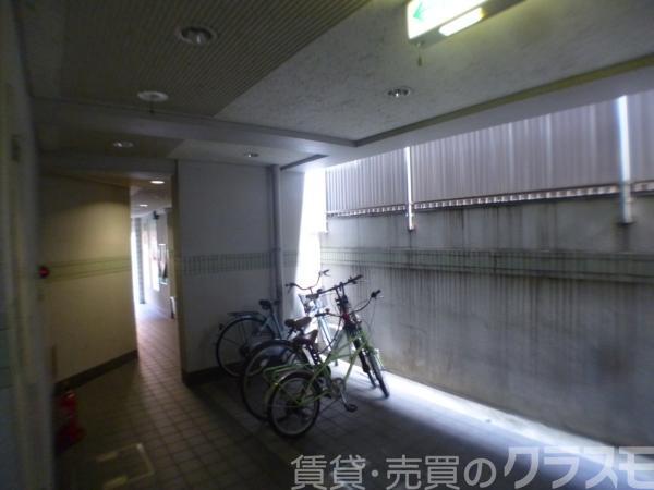 24/30 エントランス