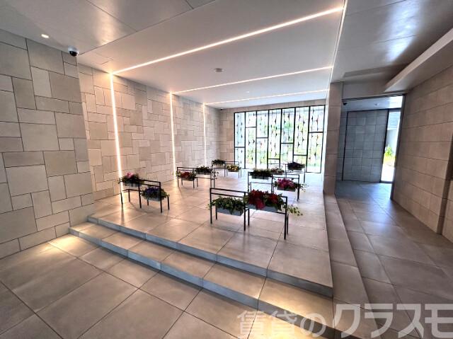 23/29 エントランス