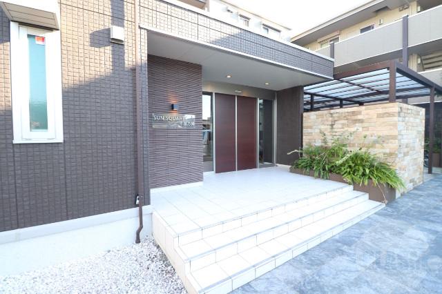 22/30 エントランス