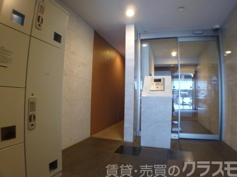 28/30 エントランス