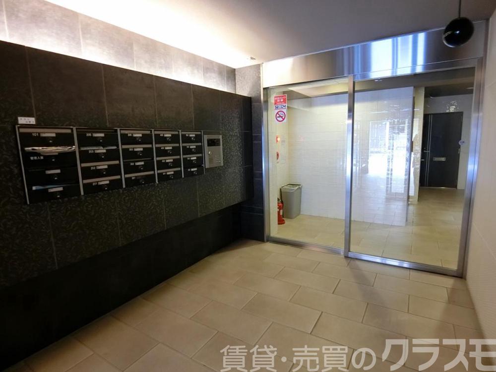 28/30 エントランス