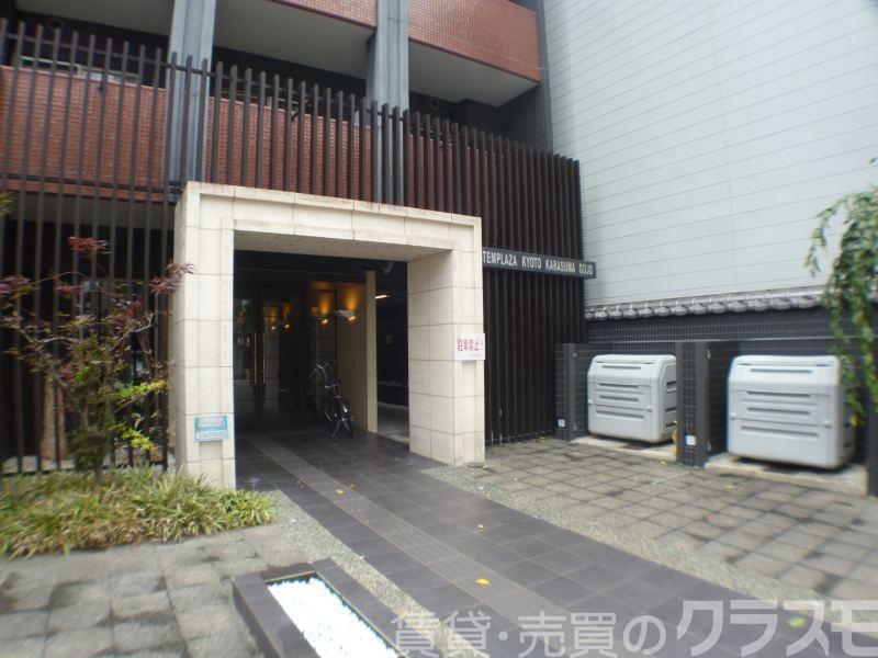 28/30 エントランス