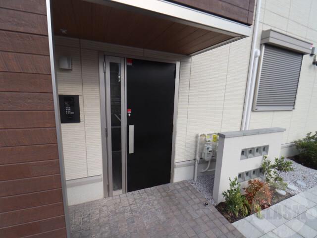 22/30 エントランス